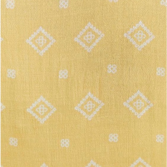 Torrid, Size 3X Tiered Blouse Yellow Keyhole Back Rayon NWT - Picture 4 of 16